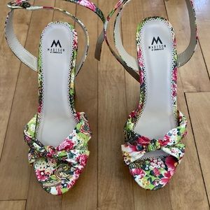 Size 10 womens high heel chunk sandals